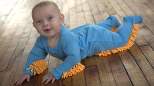 baby-mop-darf-auch-ihr-baby-den-boden-wischen.jpg
